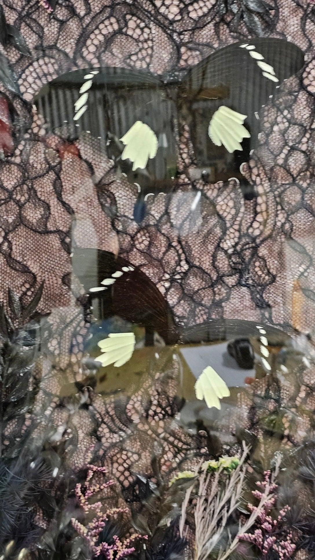 Frame vintage - 1920s Victorian Gothic bubble frame with Black & White Helen butterflies - That Creative Feeling