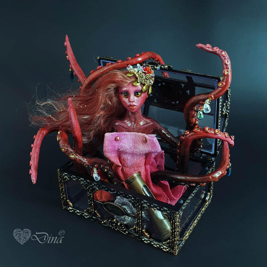 Sculpture - Octopus red - fantasy OOAK art doll in jewelry box - That Creative Feeling