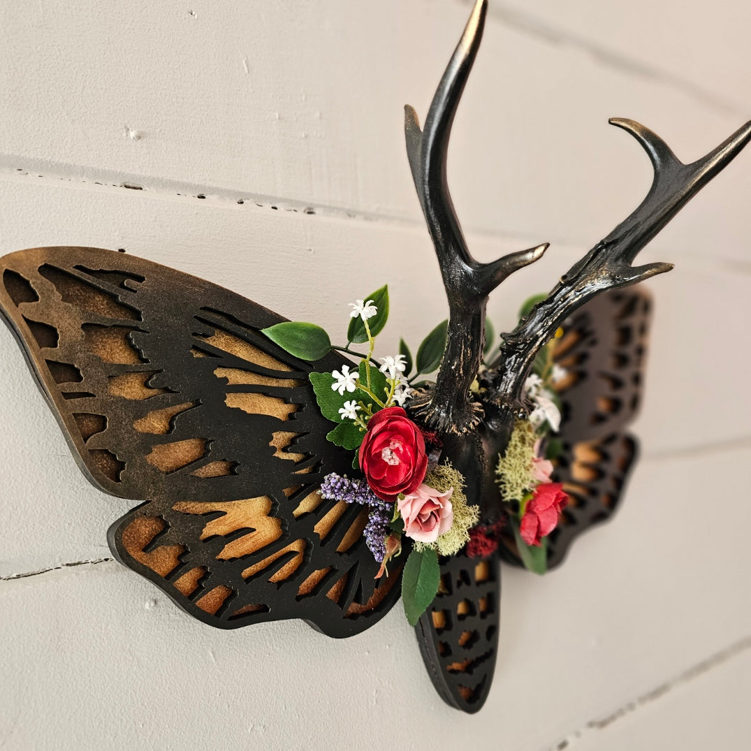 Antler art laser - Roe deer on Death-head moth frame