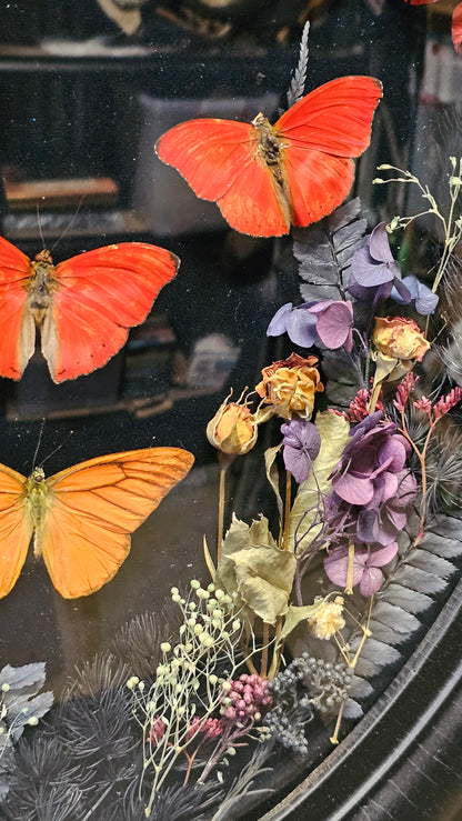 Frame vintage - with Red Sangria butterflies