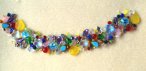 How to design a rainbow bead bracelet